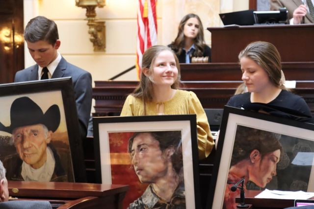 Every year, the Senate holds a visual arts scholarship competition for high school students across the state. Today, we congratulated the Senate Art Contest award recipients for their amazing artwork and talent!